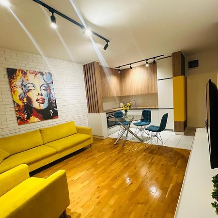 Central Apartment Skopje Bagian luar foto
